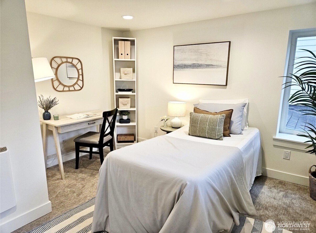 7341 21st Avenue NE Unit: B