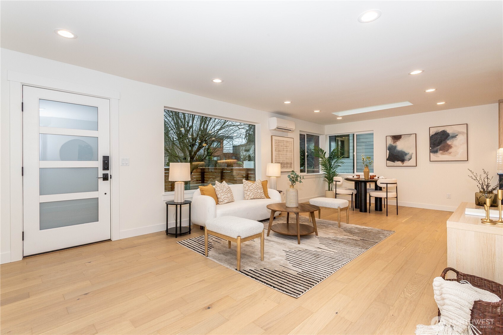 7341 21st Avenue NE Unit: B