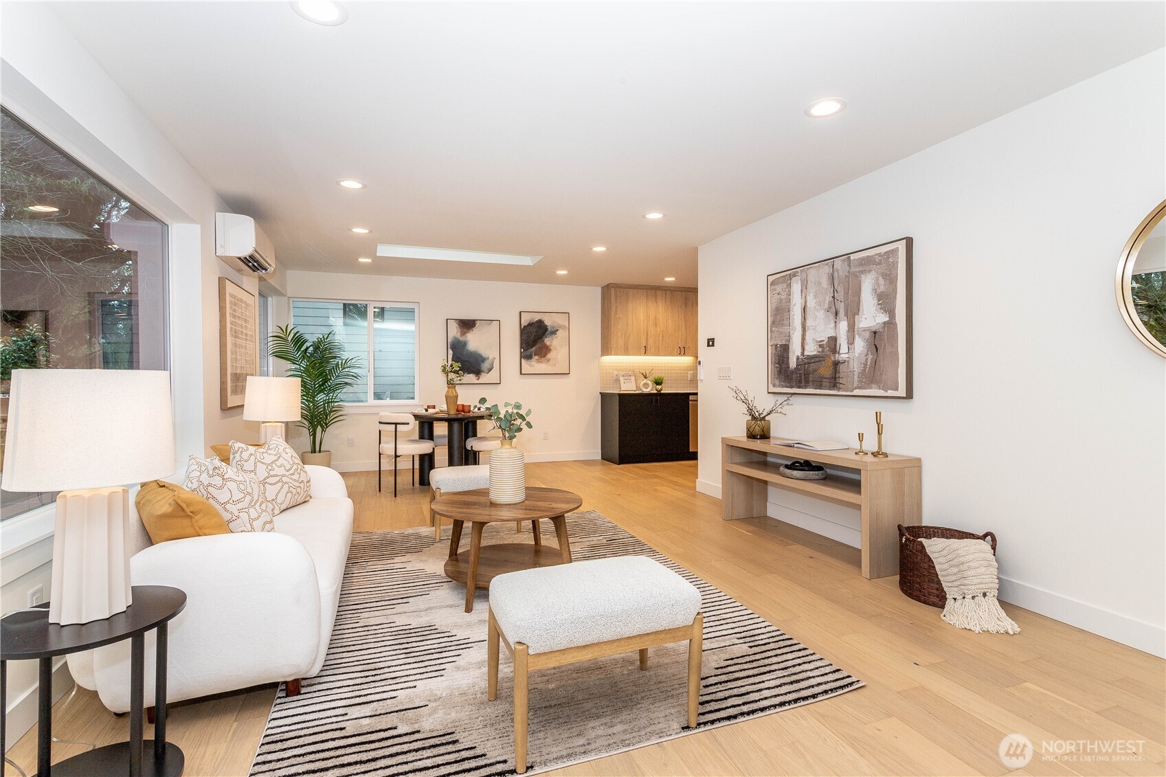 7341 21st Avenue NE Unit: B