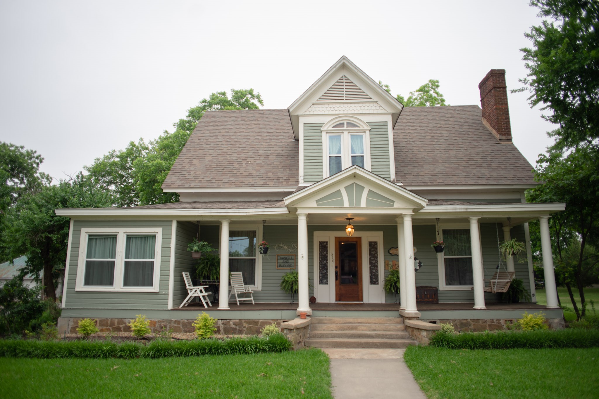 310 E Tarrant Street