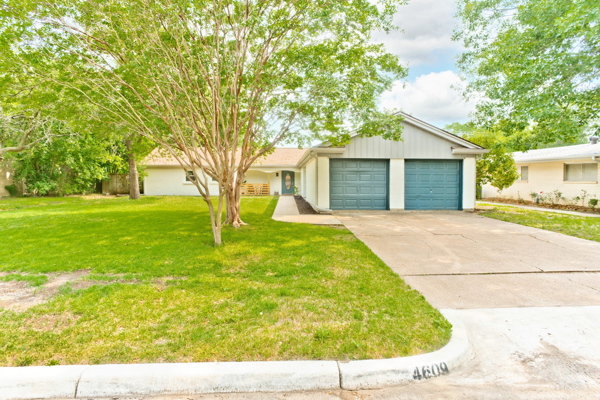 4609 Fawn Drive