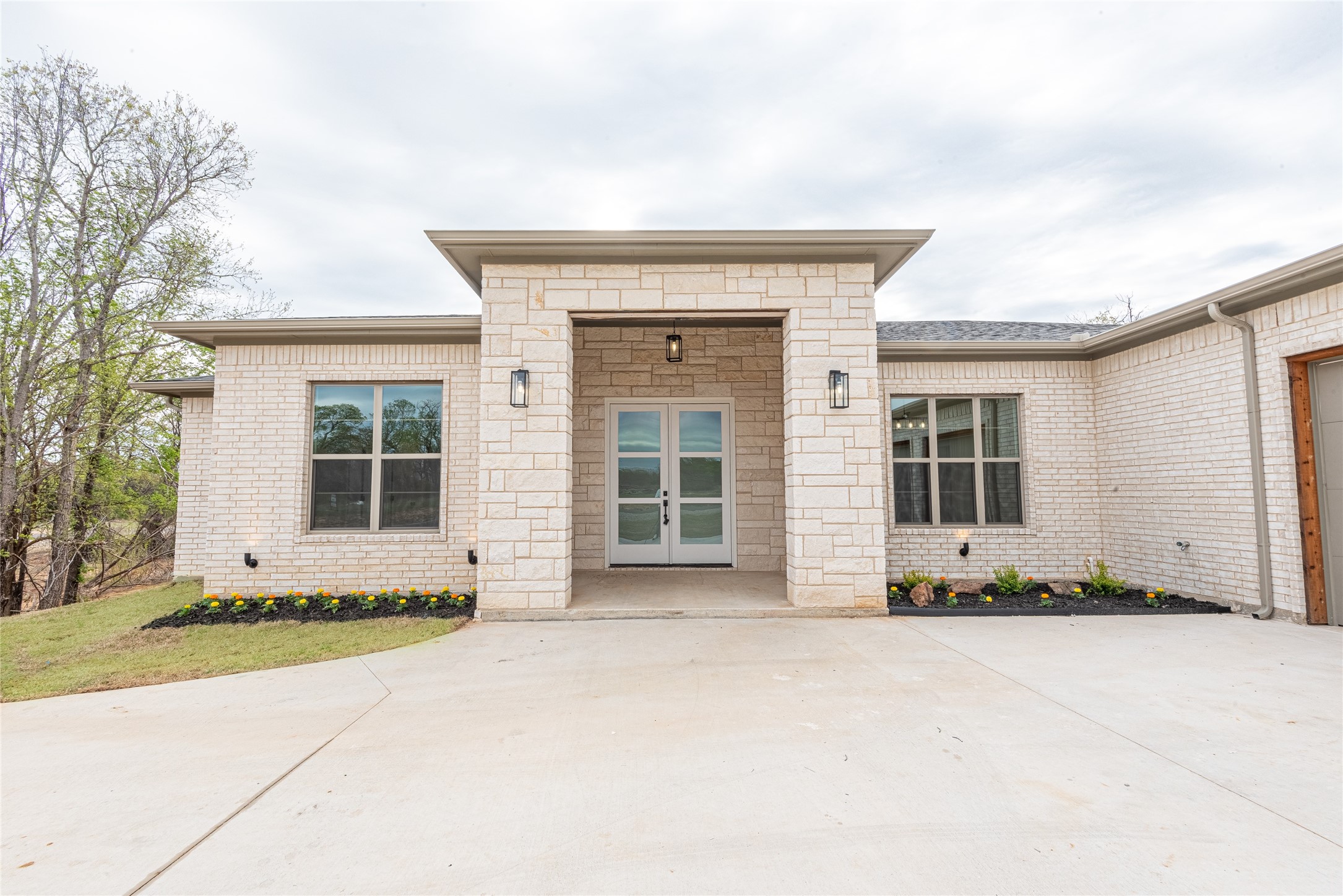 1039 Monaco Court