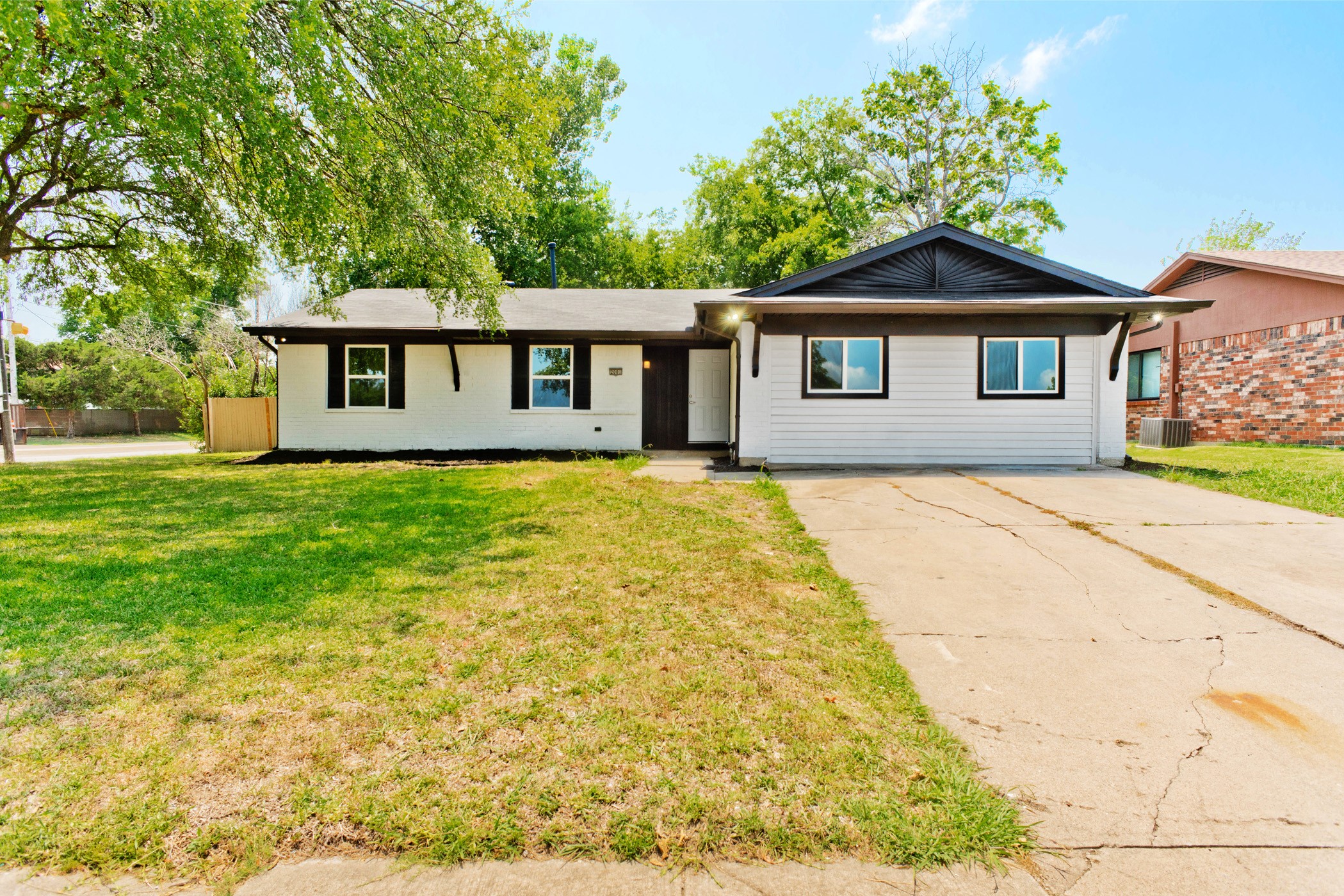 2001 Northlake Drive
