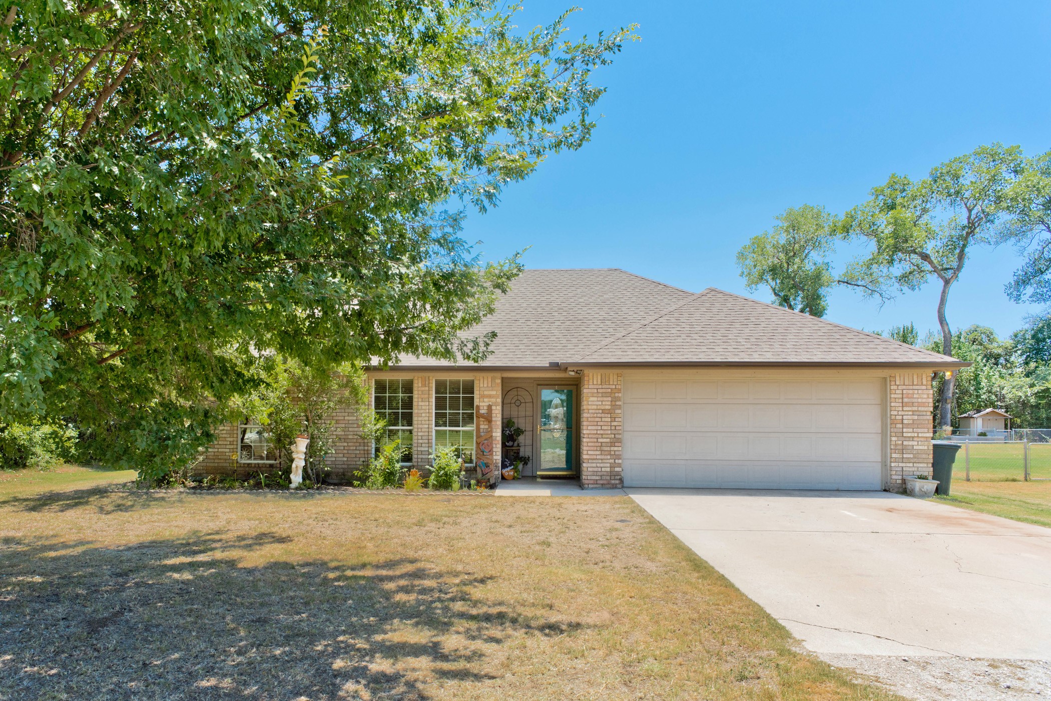 1302 Hutchins Lane
