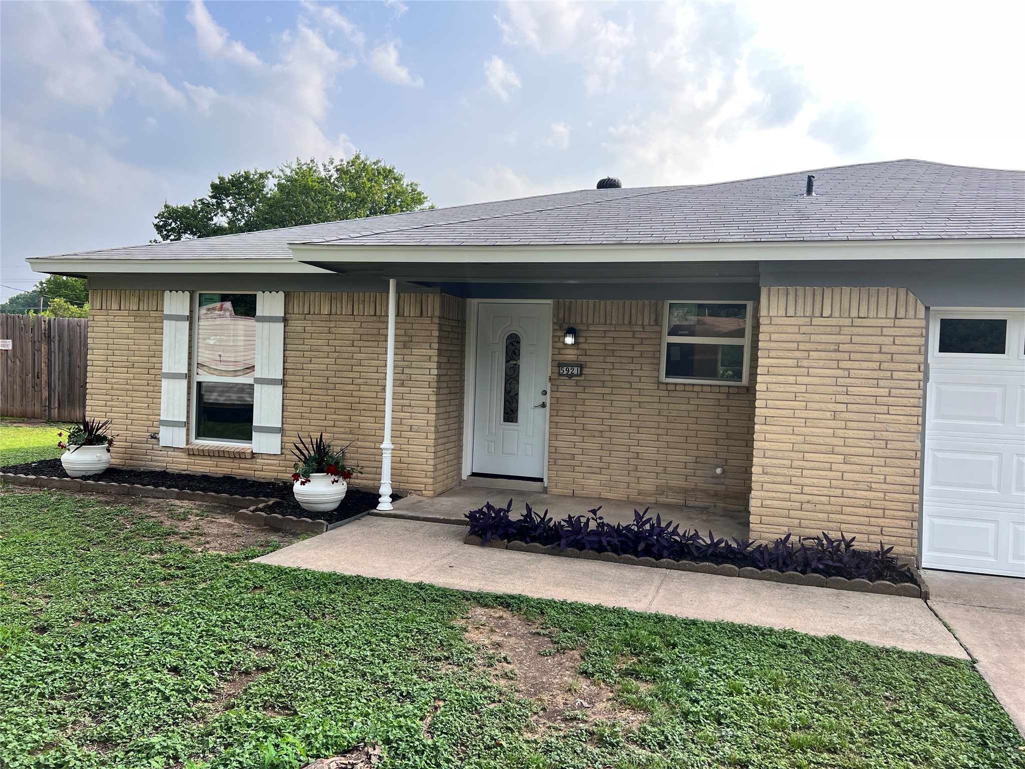 5921 Jackie Terrace