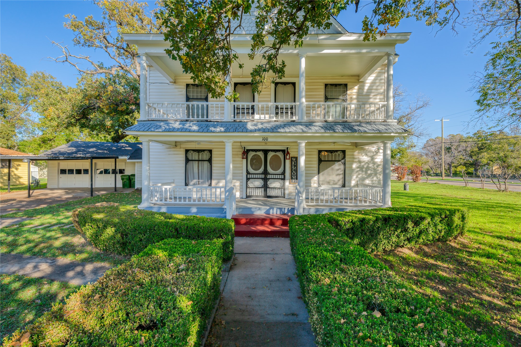 100 W 2nd Street