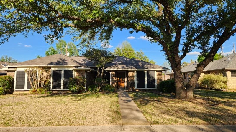 112 Meadowglen Circle