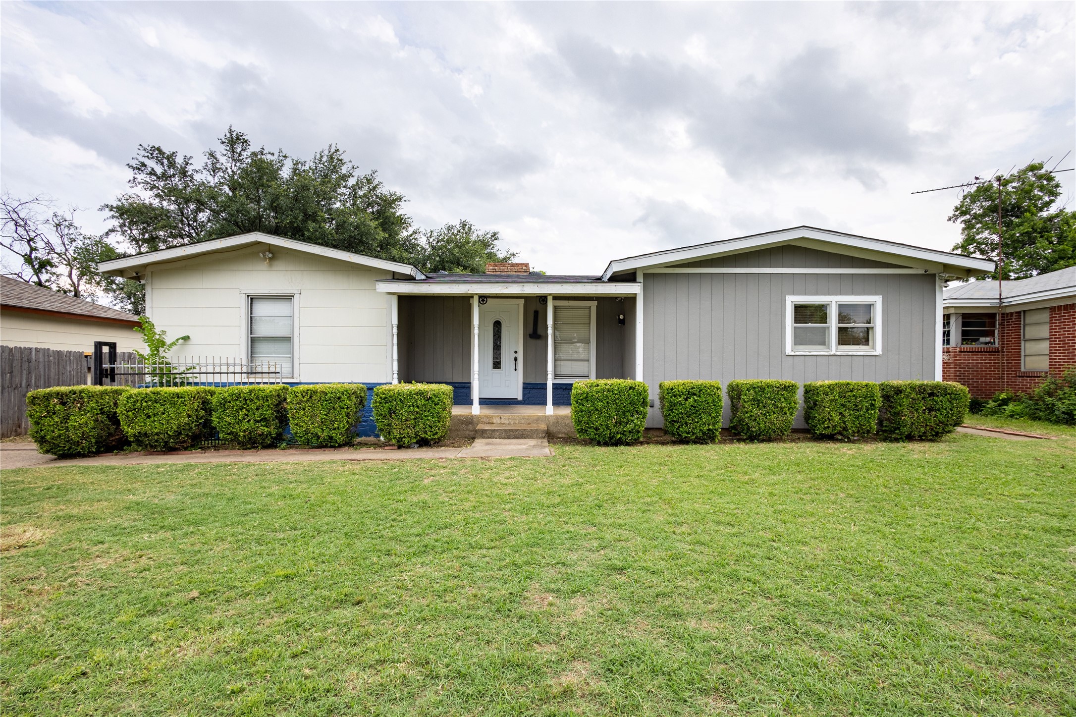 4917 Flagstone Drive