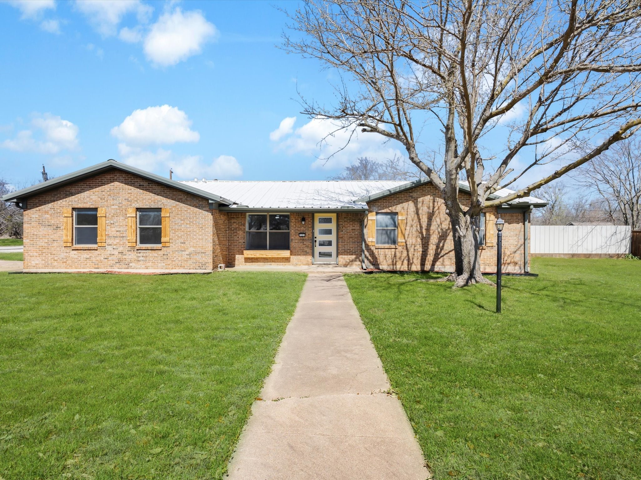 200 NW 33rd Street