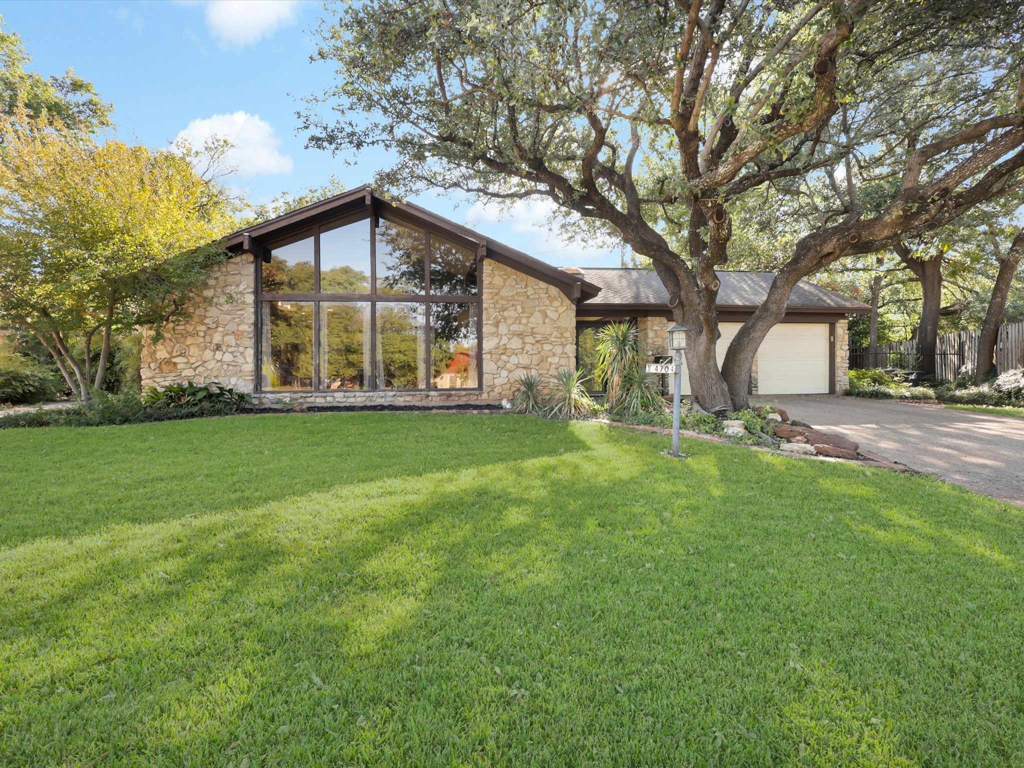 4704 Three River Court