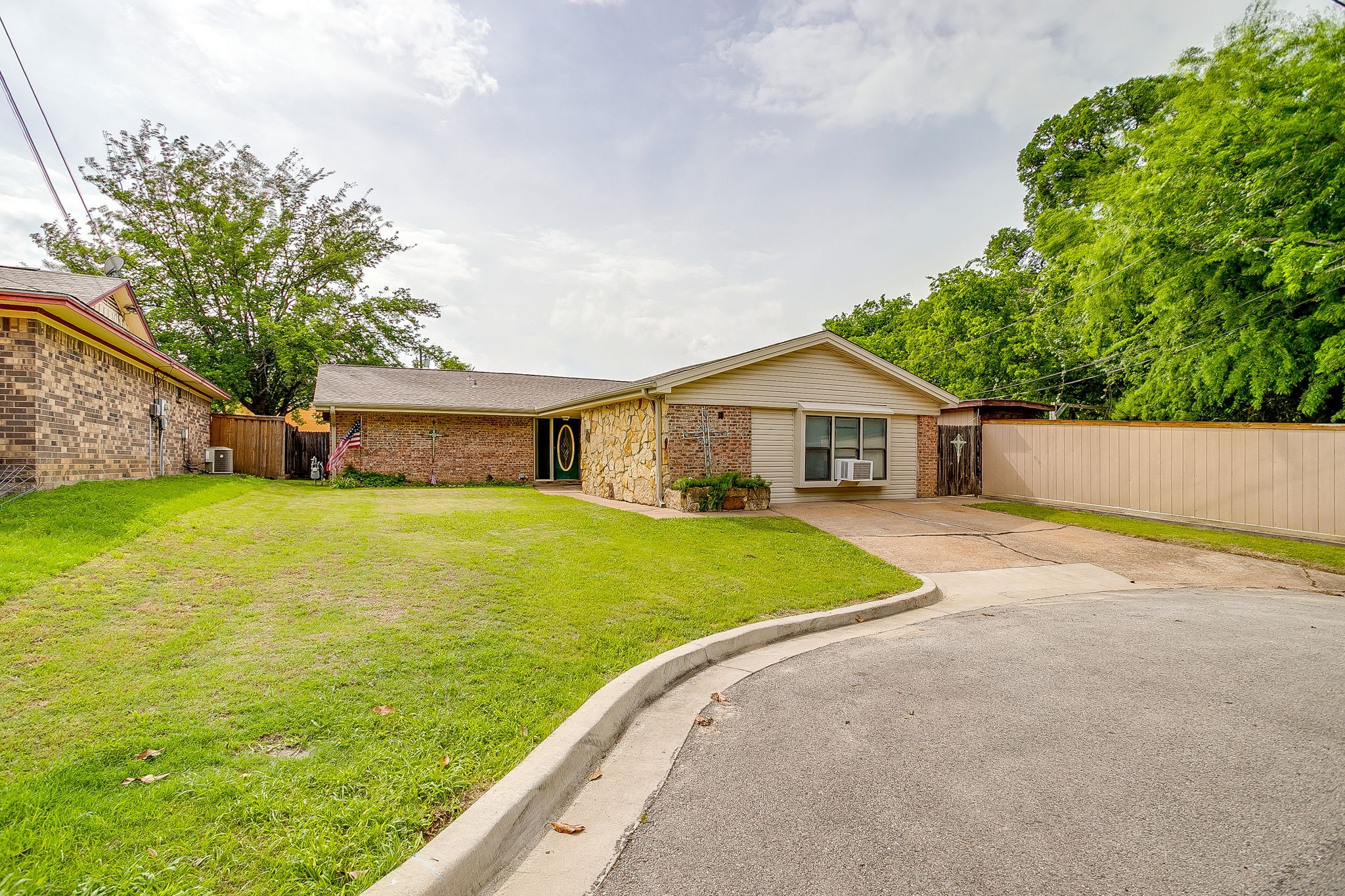 211 Cottonwood Street
