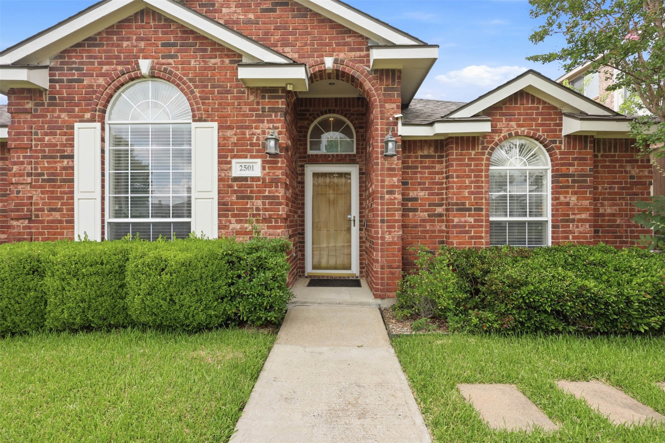 2501 Saddlehorn Drive