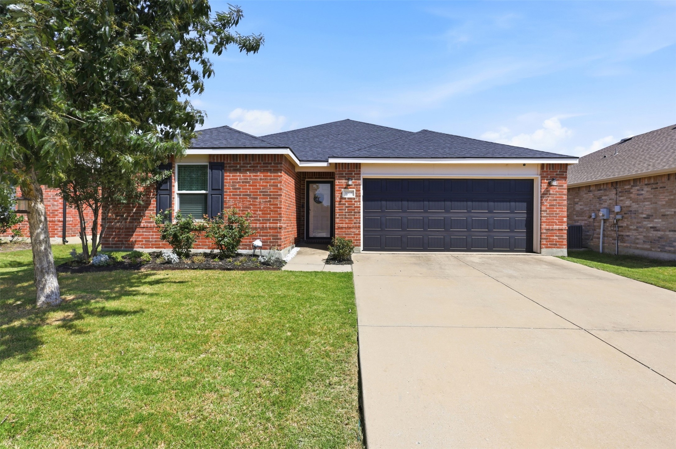 5925 Mountain Bluff Drive