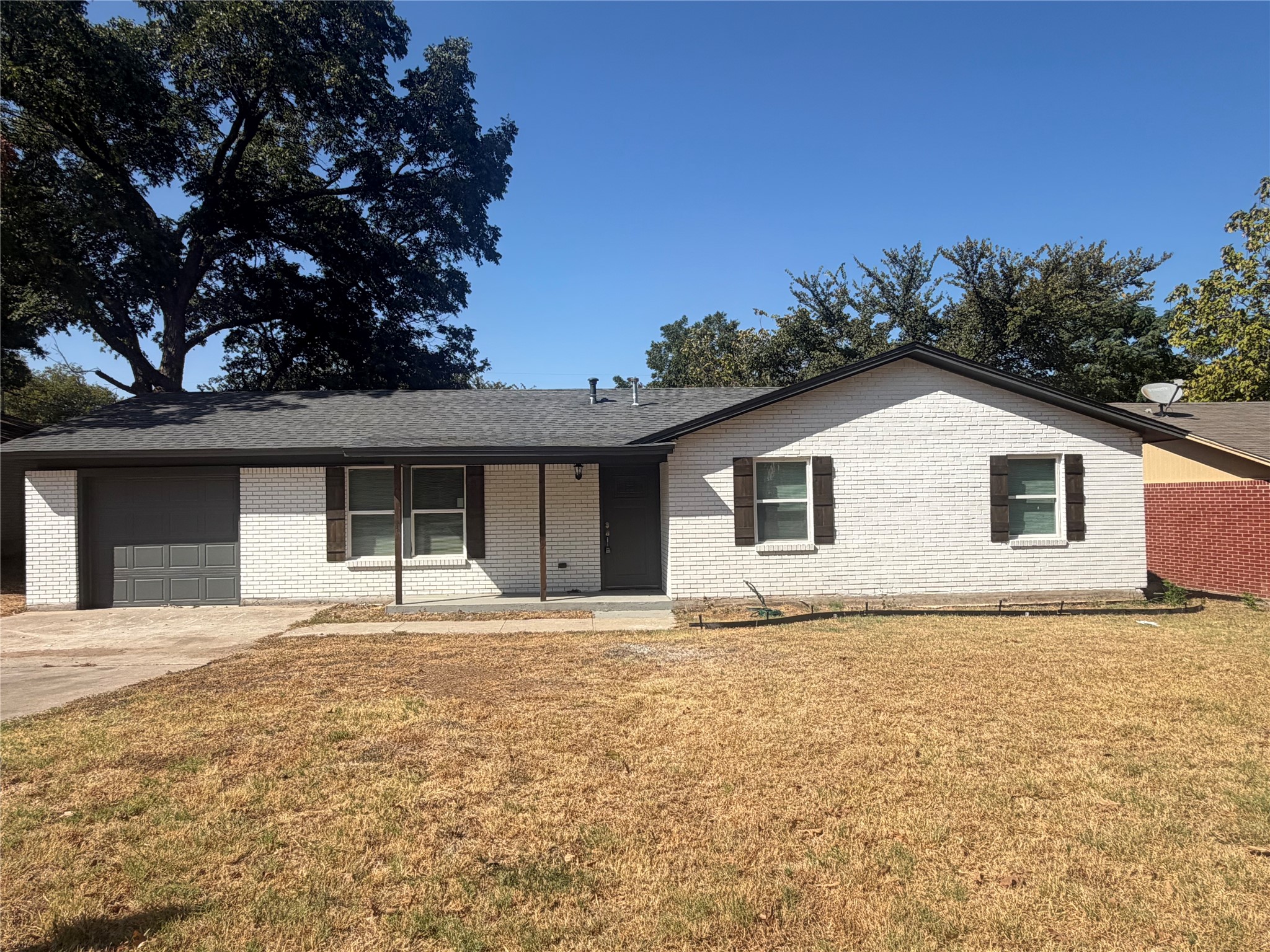 4729 Leonard Street Forest Hill TX