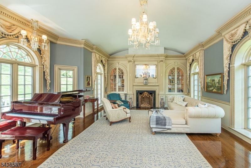 45 Junard Dr