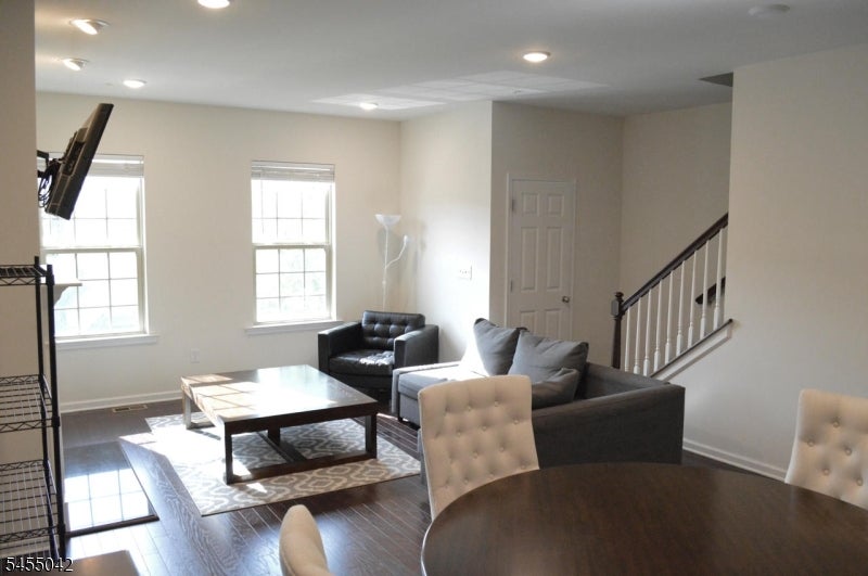 80 Albert Ct