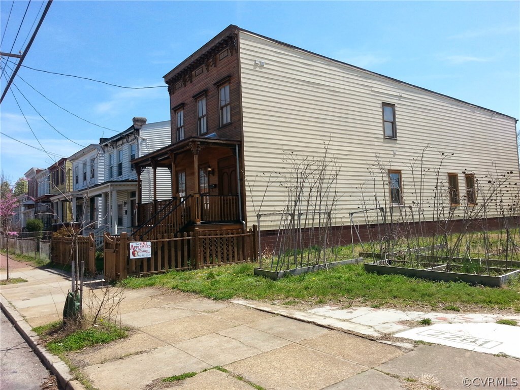 2201 Venable St