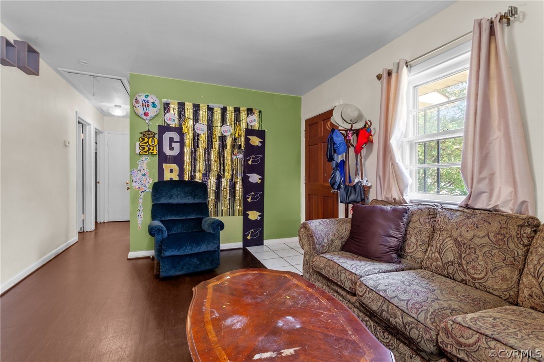 1507 Gunn St