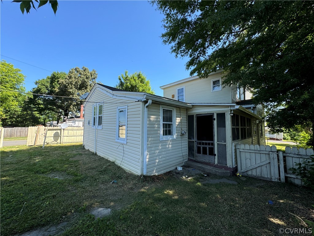 200 E Tennessee Ave