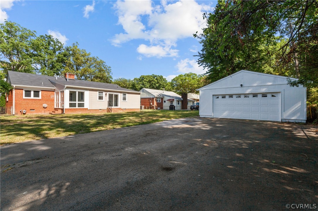 3012 Manor Dr