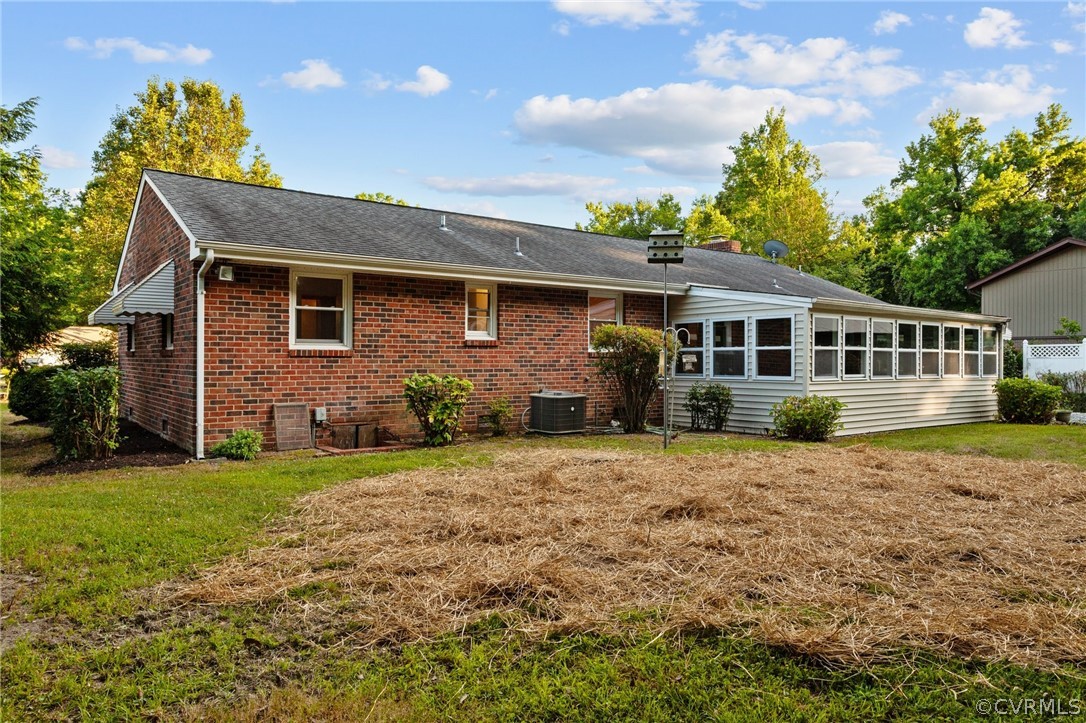 2404 Roland Rd