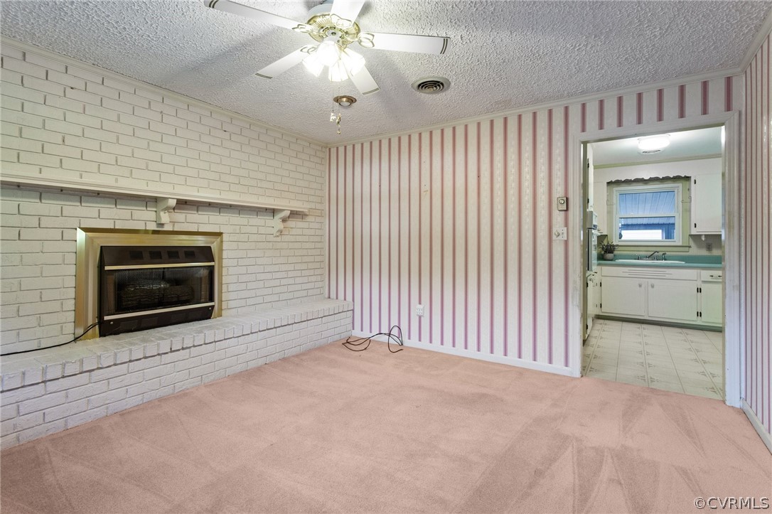 2404 Roland Rd