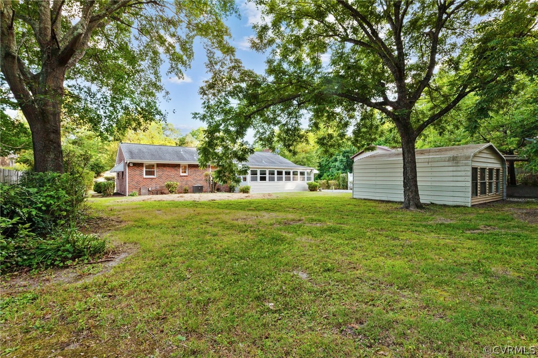 2404 Roland Rd