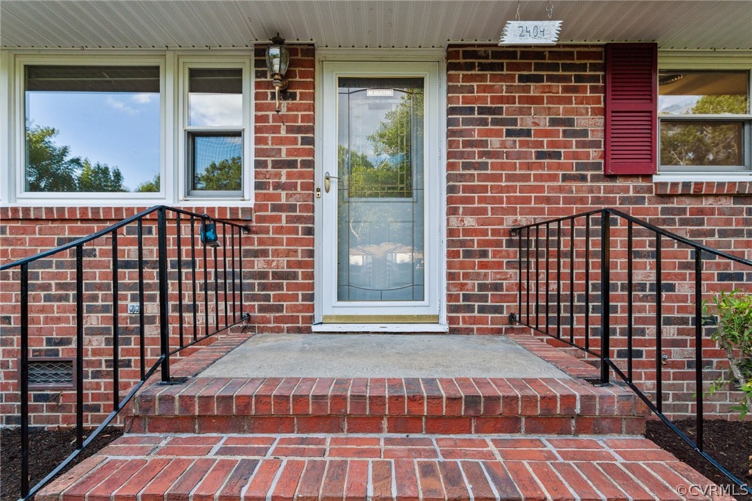 2404 Roland Rd