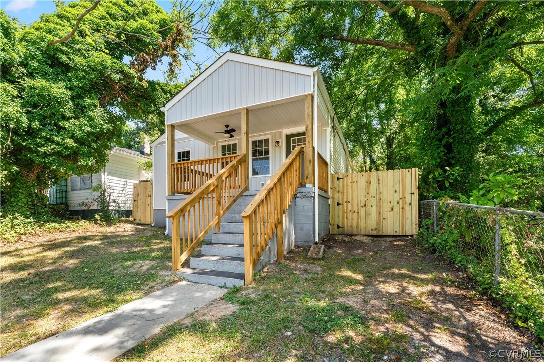 242 Shore St