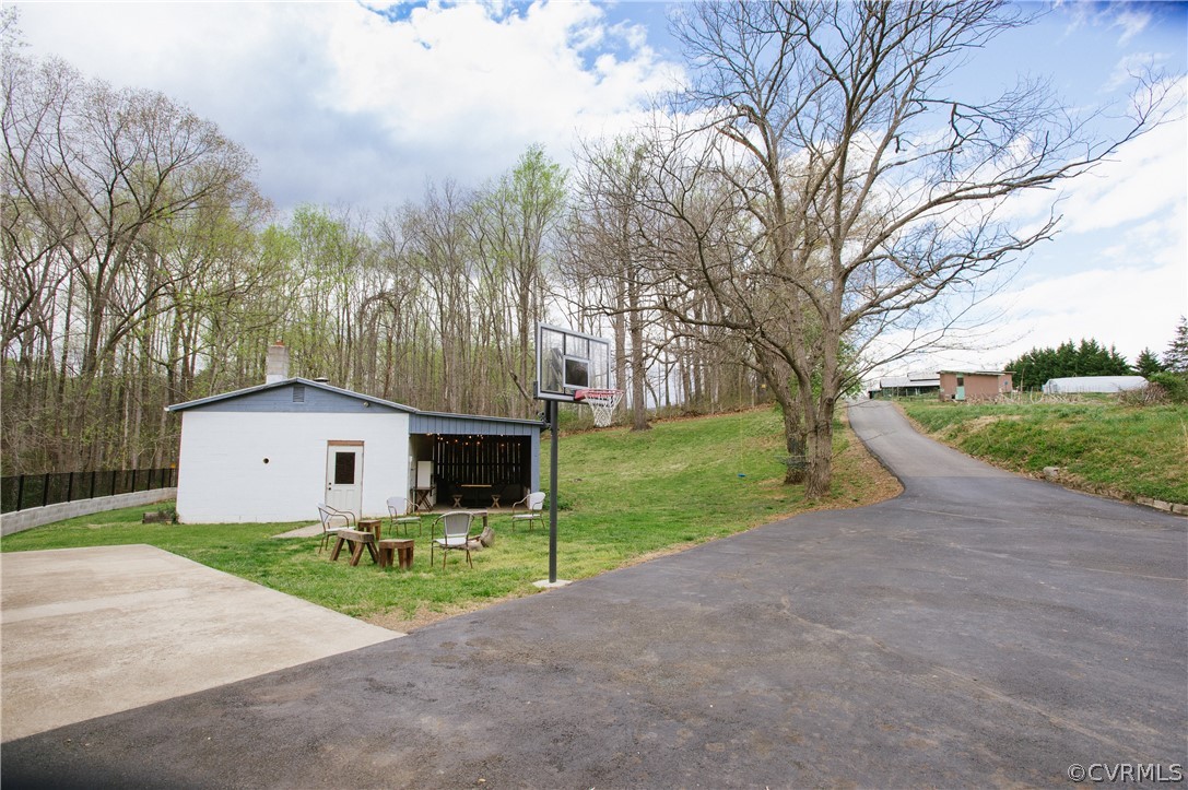 6788 Rockfish Gap Tpke