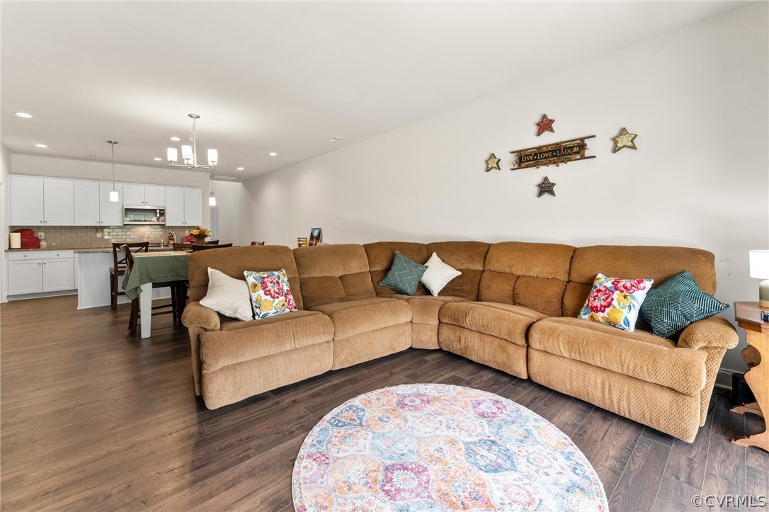6989 Leire Ln