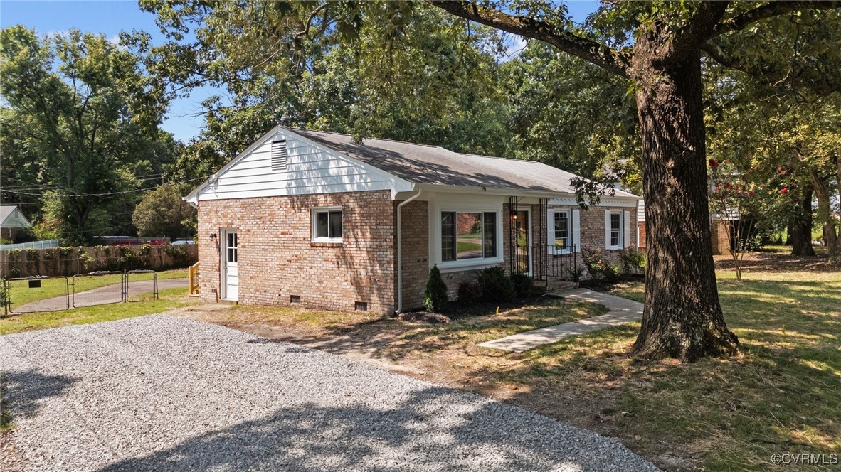 6424 Moon Ln