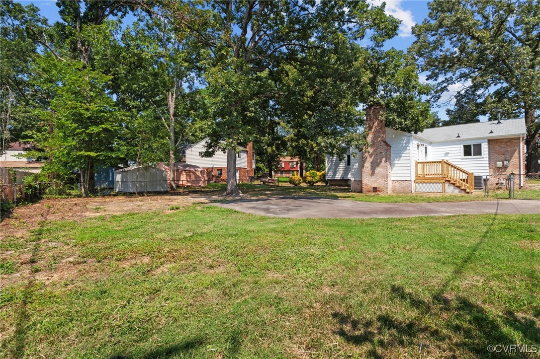 6424 Moon Ln