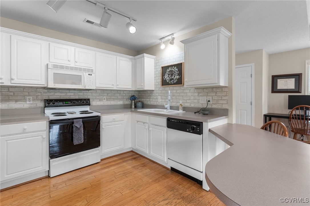 117 Carriage Point Ln