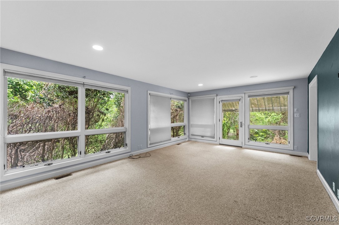 1633 Kings Rd