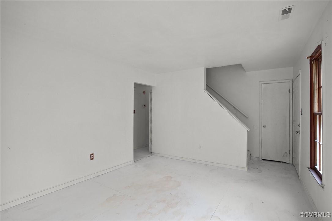 6379 Amasis Ct
