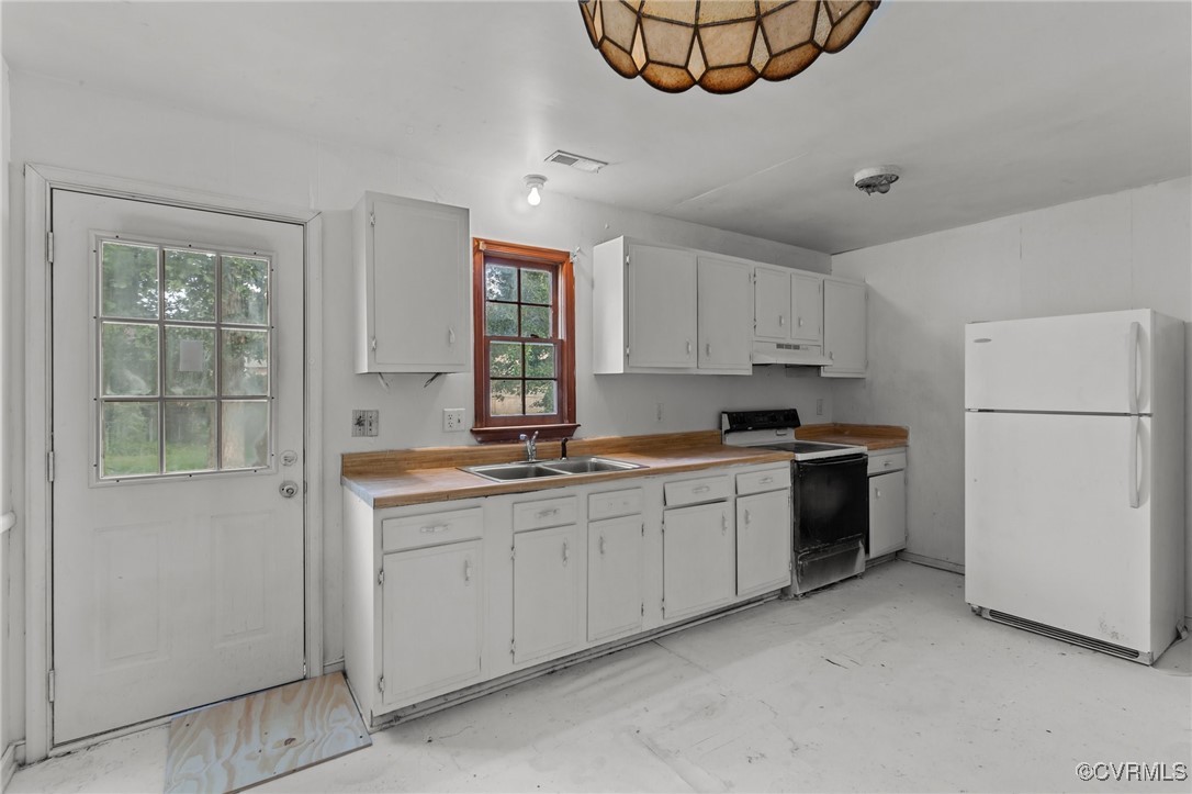 6379 Amasis Ct