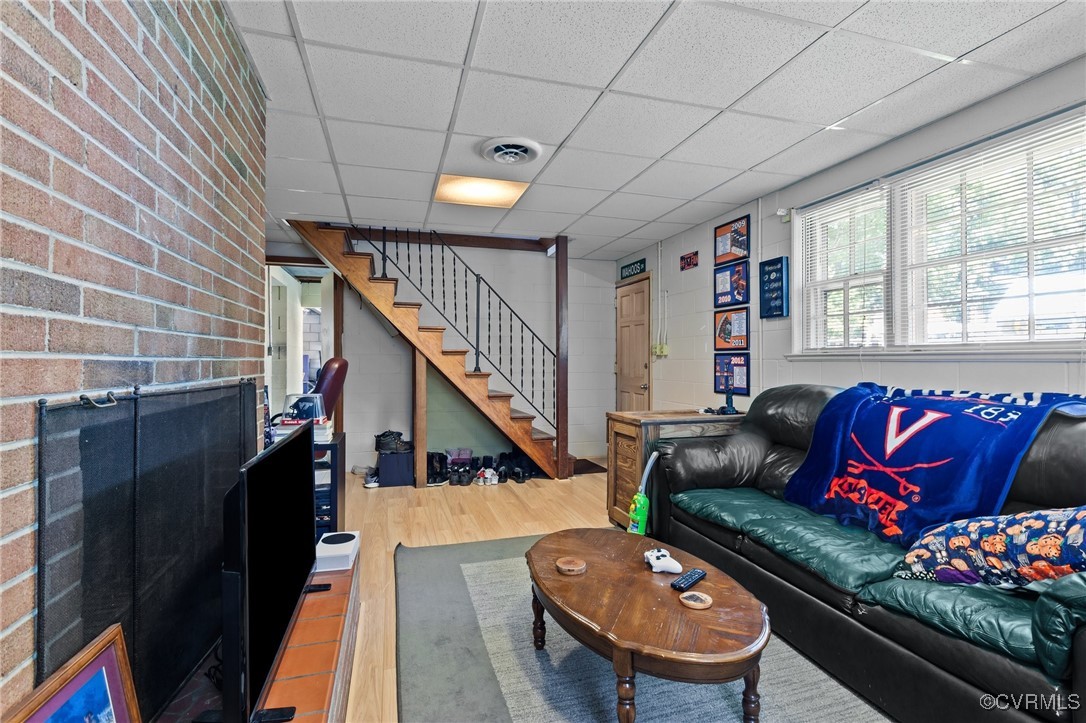 2807 W Broadway