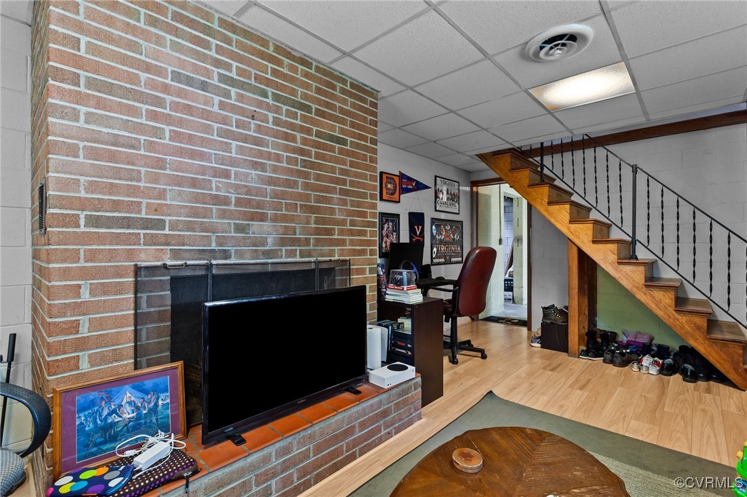 2807 W Broadway