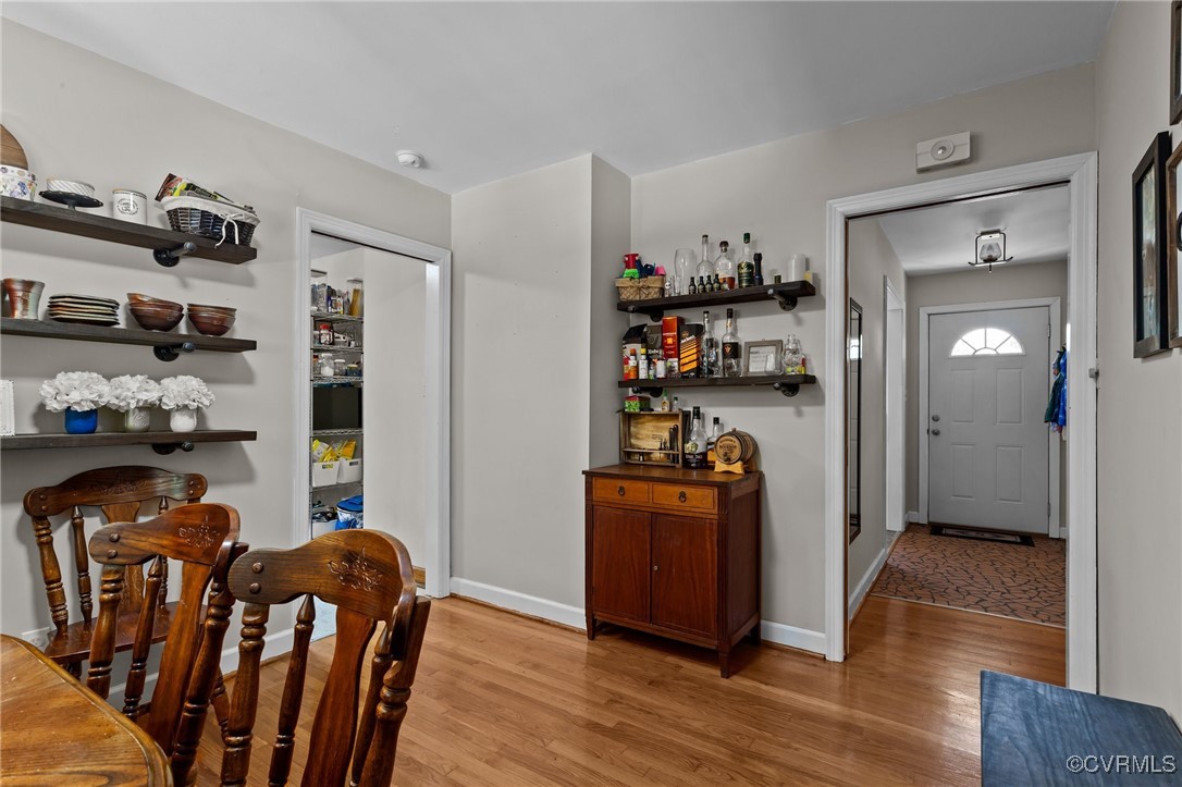 2807 W Broadway