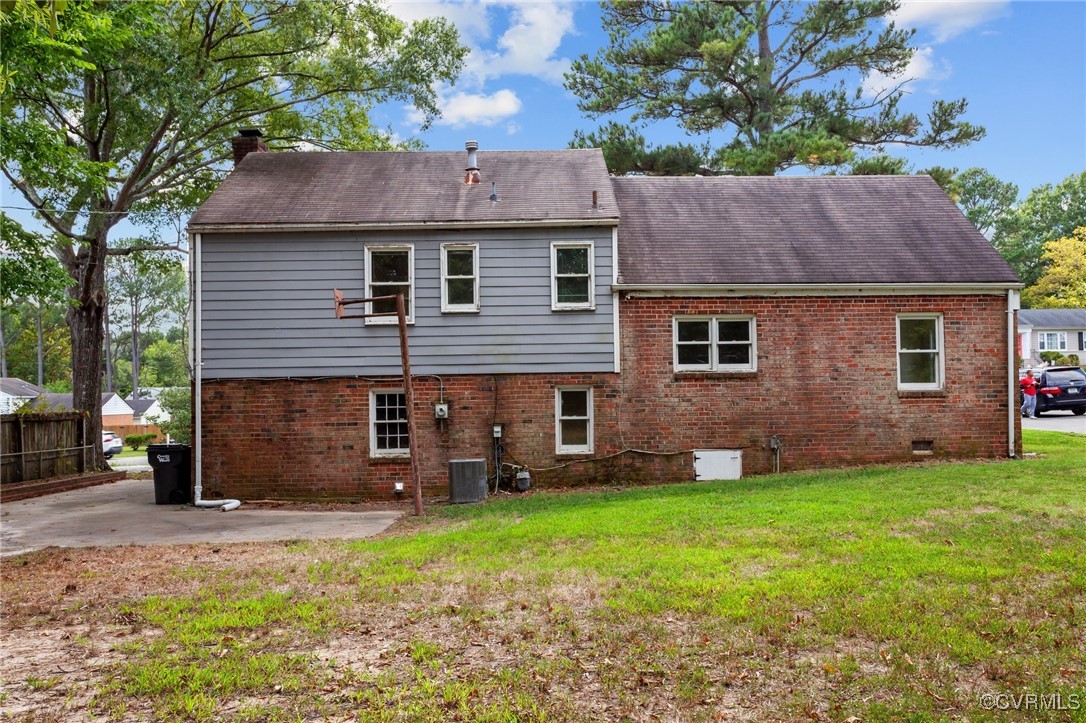 1705 Lauderdale Dr