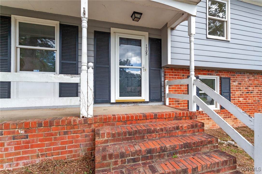 1705 Lauderdale Dr