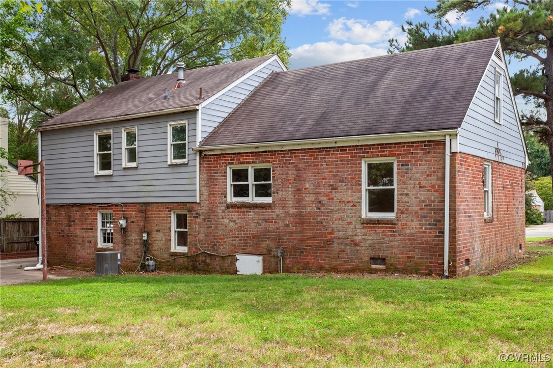 1705 Lauderdale Dr