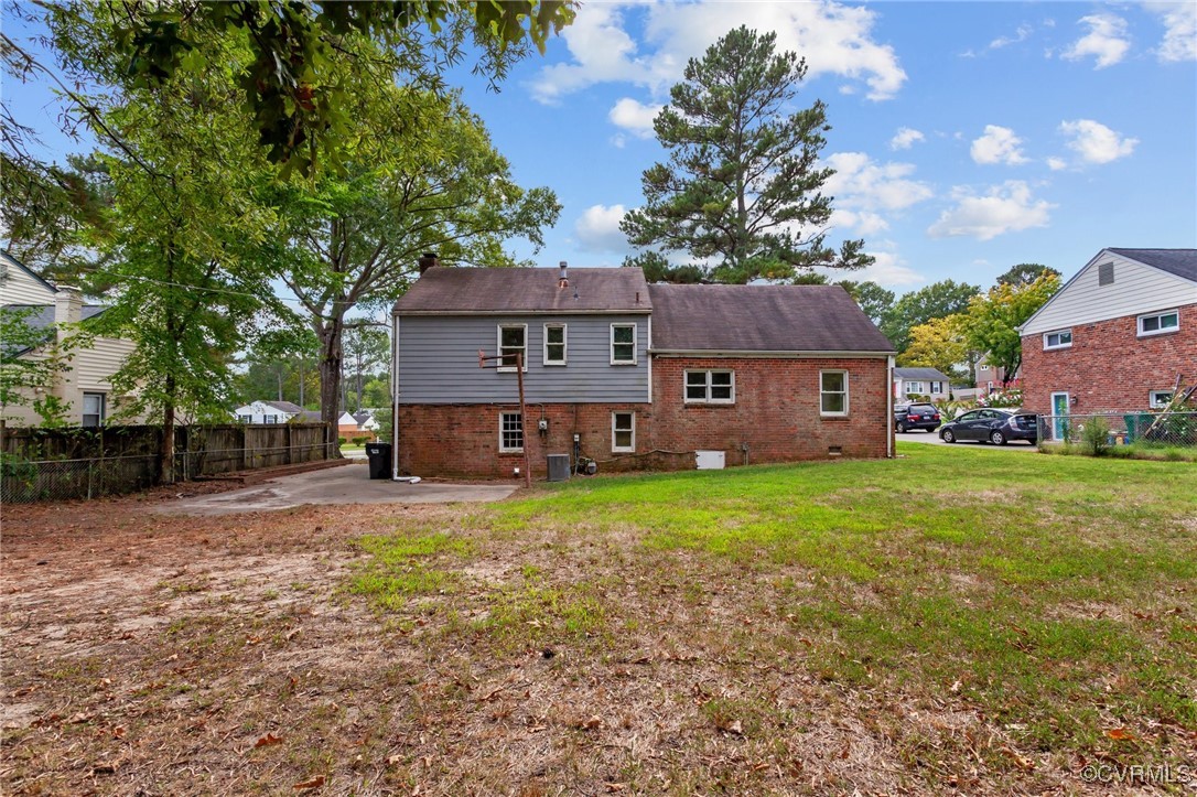 1705 Lauderdale Dr