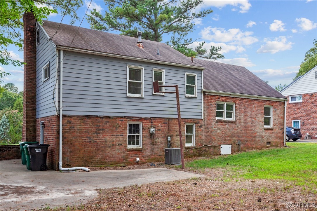 1705 Lauderdale Dr