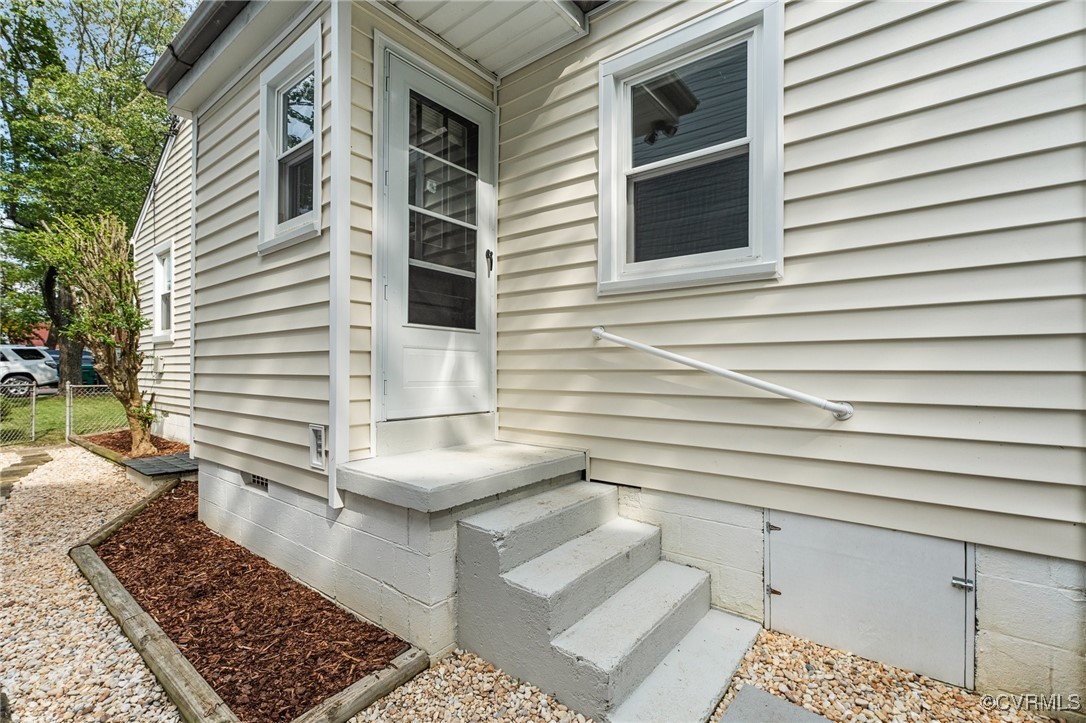 2401 Greenway Ave