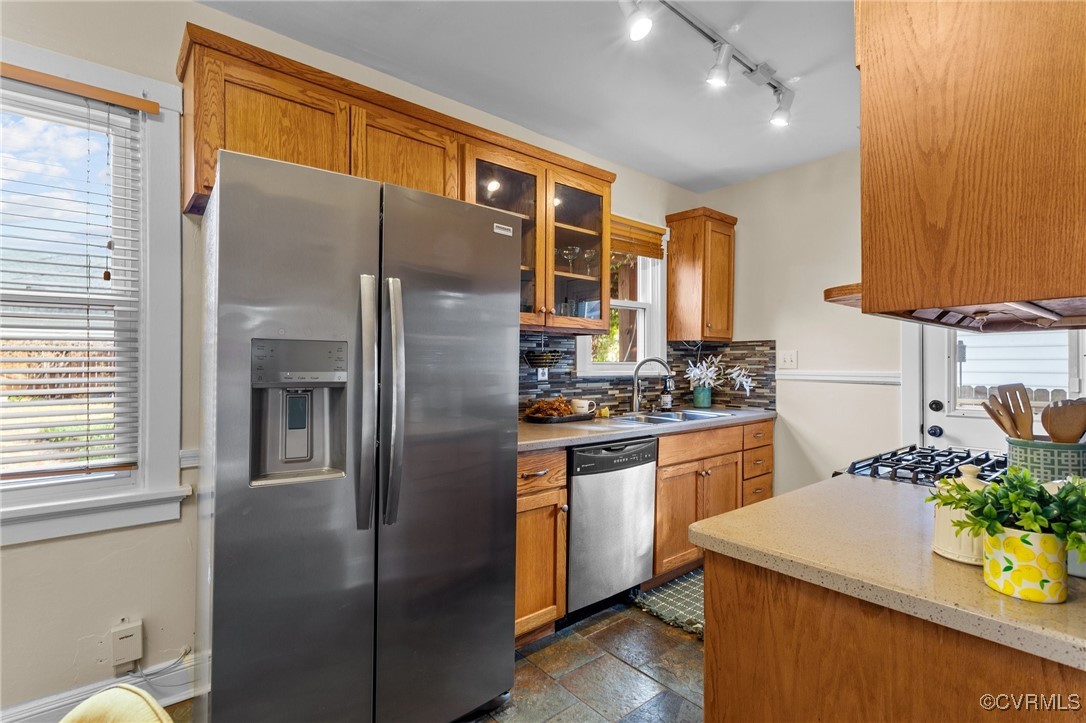 611 Rothesay Rd