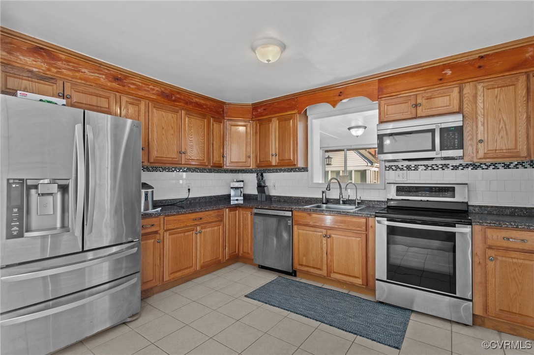 3527 McGuire Dr