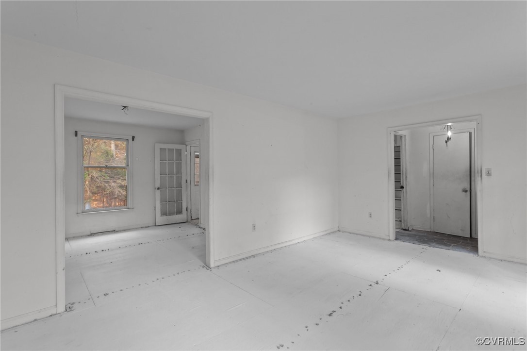 135 Hollyberry Ln
