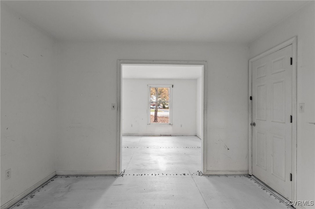 135 Hollyberry Ln